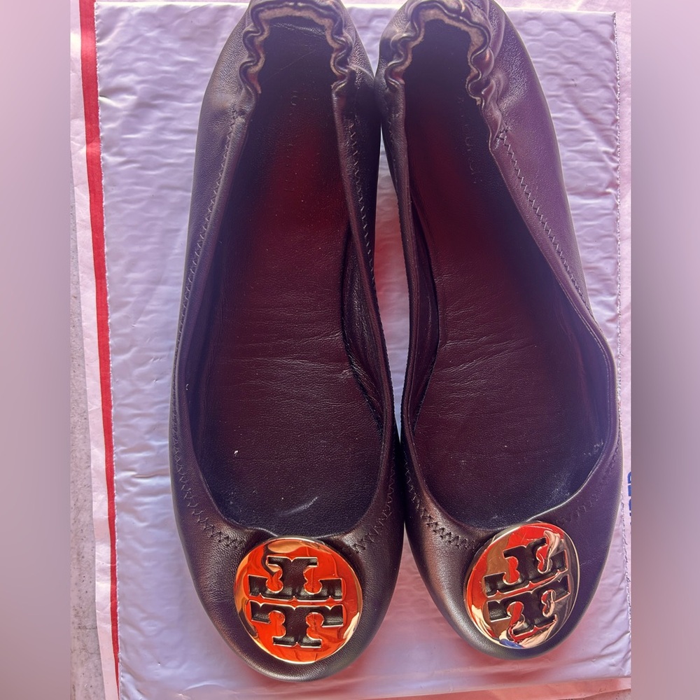 Tory Burch Black Leather Gold Medallion Ballet Flat Shoes 8.5